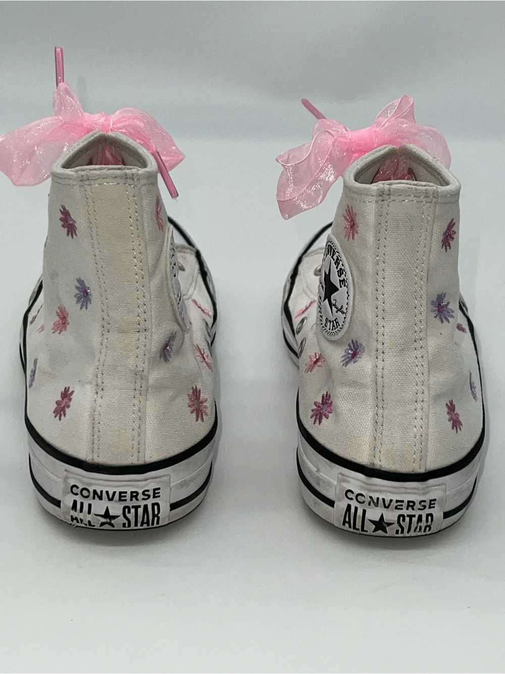 Converse All Star Chuck Taylor Hi Tops Embroidered Daisy Flowers Thruout-Size 4